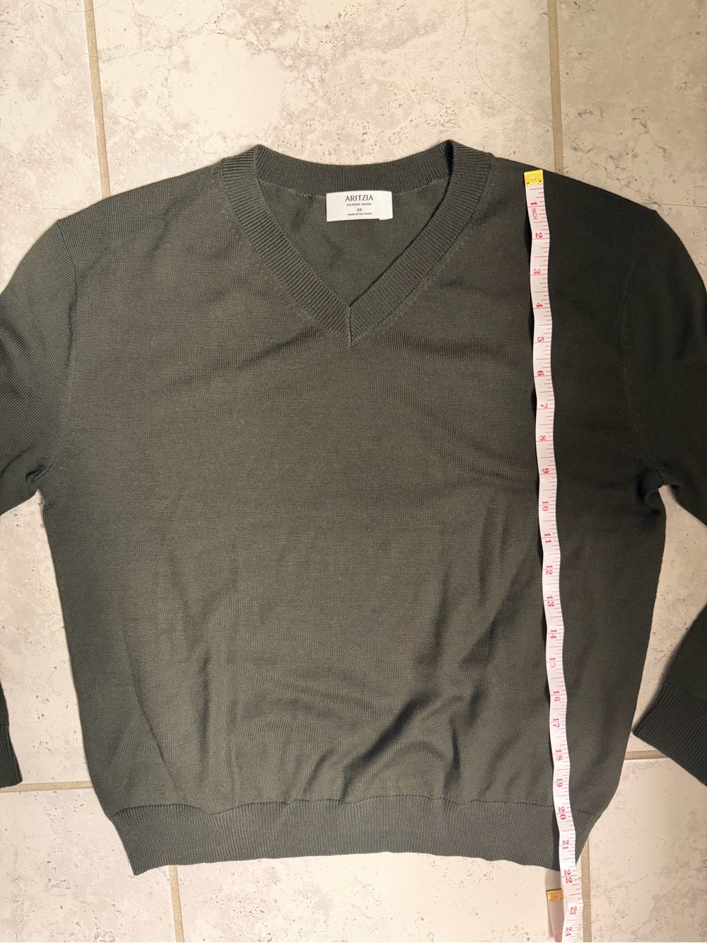 Aritzia | V-Neck Olive Green Merino Wool Knit Sweater | Sz XS (Fits like S/M) - Picture 6 of 9